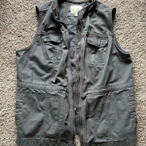 Gray Sleeveless Utility Vest